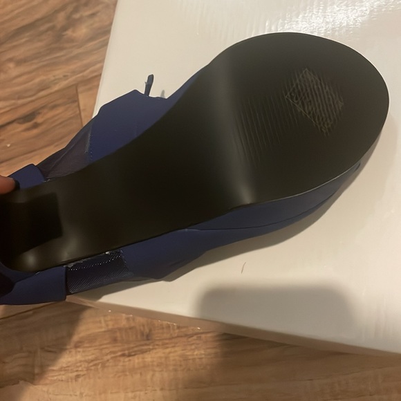 Heels - Picture 5 of 6